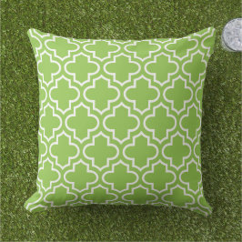 Modern Lime Green Moroccan Quatrefoil Pattern Buitenkussen