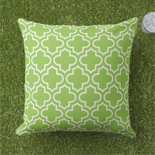 Modern Lime Green Moroccan Quatrefoil Pattern Buitenkussen