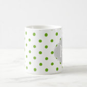 Modern Lime Green Polka-stippen met monogram Koffiemok (Center)