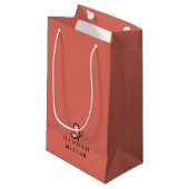 Modern logo met aangepaste naam in donkerrood mini klein cadeauzakje (Voorkant Gekanteld)
