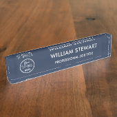 Modern Logo Navy Blue Medewerker Minimalistisch Naambordje (Zijkant)