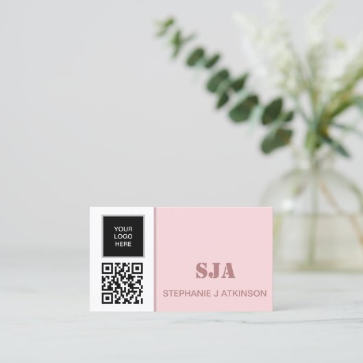 Modern Logo QR Code Blush Pink Professional Visitekaartje (Staand voorkant)