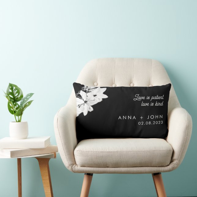 Modern Love Black Magnolia Floral Wedding Keepslag Kussen (Stoel)