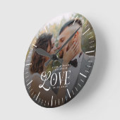 Modern Love Custom Wedding Photo Couples Keepsake Ronde Klok (Hoek)