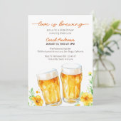 Modern Love is Brewing Florale Bier Bruiloftsborre Kaart (Staand voorkant)
