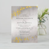 Modern Luxe Gold Flecks Grey Waterverf Wedding Folie Uitnodiging (Staand Voorkant)