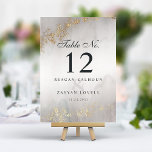 Modern Luxe Gold Flecks Grey Waterverf Wedding Ta Kaart<br><div class="desc">Verhoog uw huwelijksreceptie met deze verfijnde tafelnummers. Het moderne ontwerp heeft een zacht grijze waterverf met accenten van luxueuze gouden vlekken,  waardoor een subtiel maar opvallend effect ontstaat. Deze aanpasbare kaarten combineren moeiteloos de hedendaagse stijl met een vleugje weelde,  waardoor ze de perfecte aanvulling zijn op uw speciale dag.</div>