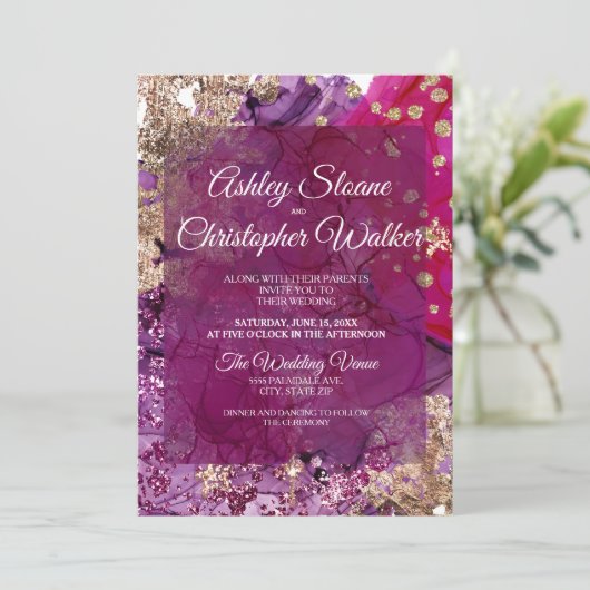 Modern Magenta Plum Gold QR code Wedding Kaart (Staand voorkant)