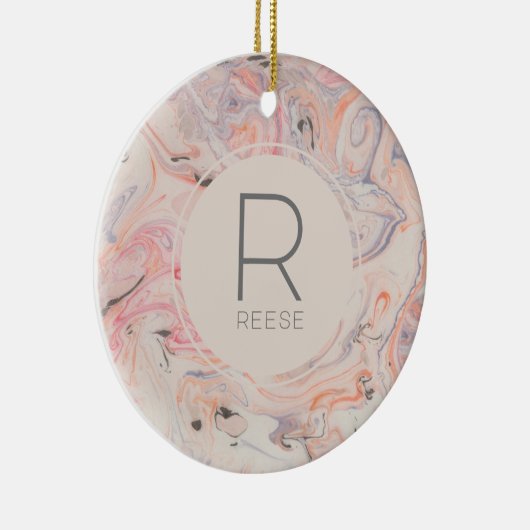 Modern Marble Pink Monogrammed Roos Keramisch Ornament (Rechts)