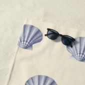 Modern  marineblauw op beige crème strandlaken (In situ)