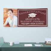 Modern Maroon Congrats Afstuderen Foto Spandoek (Beurs)