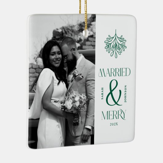 Modern Married and Merry Newlywed Bow Christmas Keramisch Ornament (Rechts)