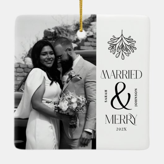 Modern Married and Merry Newlywed Bow Christmas Keramisch Ornament (Achterkant)
