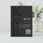 Modern mat zwart monogram minimalistische bruiloft RSVP kaartje (Staand voorkant)