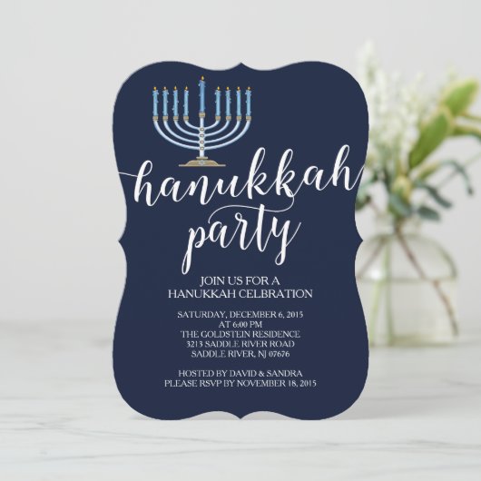 Modern Menorah Hanukkah Celebration Invitation Kaart (Staand voorkant)
