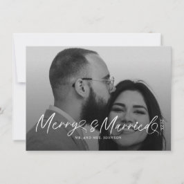 Modern Merry and Married Newlywed Script Christmas Feestdagenkaart