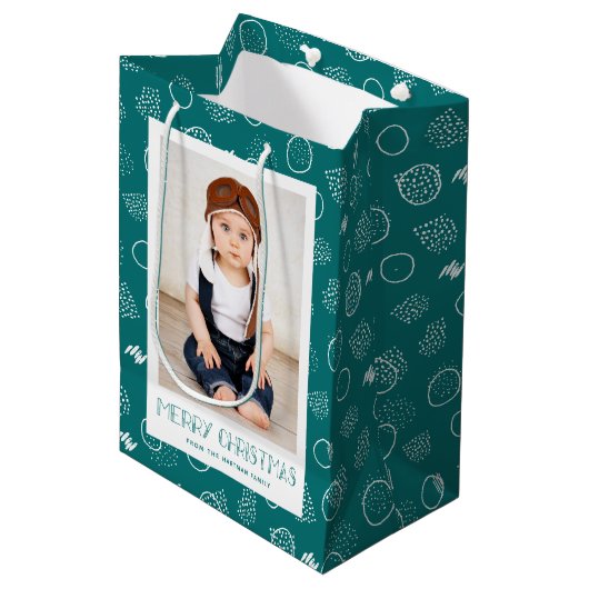 Modern Merry | BLAUWGROEN | Fotovakantie Medium Cadeauzakje (Voorkant Gekanteld)