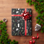 Modern Merry Christmas Black Red Berry Botanical Cadeaupapier<br><div class="desc">Verspreid wat feestvreugde dit seizoen met Modern Merry Christmas Black Red Berry Botanical Wrapping Paper! Maak unieke, speciale en unieke geschenken met dit prachtige decoratieve papier. Het ontwerp heeft prachtige waterverf-elementen met rode en witte bessen, hulst, pijnboomtakken en dennenappels, op een zwarte achtergrond. Perfect voor uw dierbaren, vrienden en familie,...</div>