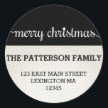 Modern Merry Christmas Round Address Label<br><div class="desc">Een alternatief voor een gewoon adreslabel, dit veelzijdige "Merry Christmas" vakantiecirkellabel ziet er prachtig uit op al uw kerstkaarten en groeten. Met fancy typografie en moderne naam en adres zou dit label er geweldig uitzien door de achterkant van al je enveloppen te verzegelen. Een modern kleurenschema met een spikkeleffect in...</div>