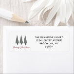 Modern Merry Christmas Scandi Tree Retouradres Etiket<br><div class="desc">Eenvoudige moderne kerstretour adresetiketten zijn voorzien van een Scandi waterverf boomontwerp met Merry Christmas in rood handgeschreven script. Personaliseer met uw familienaam.</div>