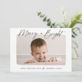 Modern Merry en Bright Black Script Foto Feestdagenkaart (Staand voorkant)