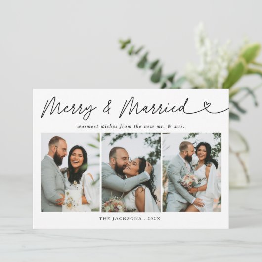 Modern Merry & Married Newlywed Photo Christmas Feestdagenkaart (Staand voorkant)