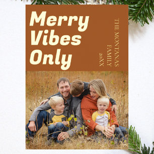 Modern Merry Vibes Only Familiefoto Gingerbread Folie Feestdagenkaart