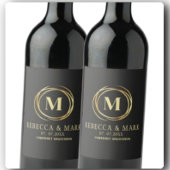 Modern metallic gold circle shape faux monogram wijn etiket