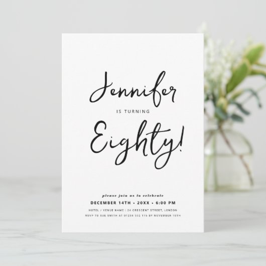 Modern Minimaal 80e Verjaardag Script Zwart & Wit Kaart (Staand voorkant)