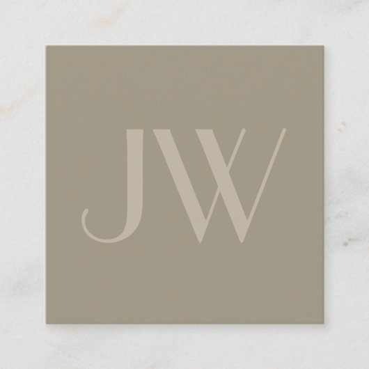 Modern minimaal beige monogram binnenontwerp vierkante visitekaartje (Voorkant)