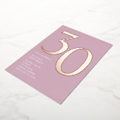 Modern Minimaal Dertig 30ste Verjaardag Party Roze Folie Uitnodiging (Gedraaid)