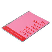 Modern minimaal grappig rood, roze typografie tijd notitieboek (Linkerzijde)