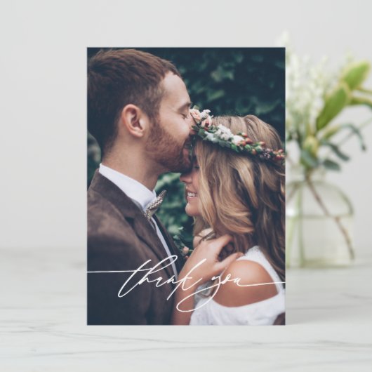 Modern minimaal handgeschreven script 2-foto bruil bedankkaart (Staand voorkant)