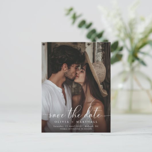 Modern Minimaal Script Twee foto Eenvoudige bruilo Aankondigingskaart (Staand voorkant)