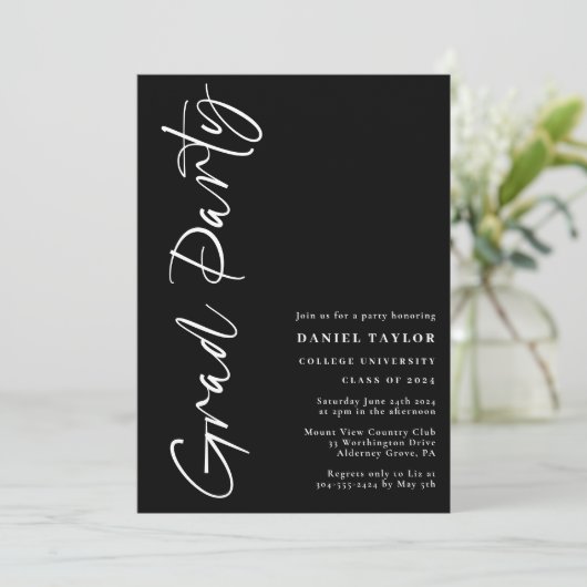 Modern Minimaal Script Zwart Wit Afstudeerfeest Kaart (Staand voorkant)