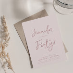 Modern Minimal 40th Birthday Script Blush Roze Kaart<br><div class="desc">Een elegant "40th Birthday" feestuitnodigingsontwerp met moderne typografie en aangepaste tekst.</div>