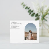 Modern Minimal Arch Photo Afstuderen aangekondigd Briefkaart (Staand voorkant)