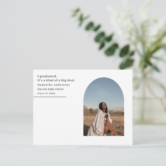 Modern Minimal Arch Photo Afstuderen aangekondigd Briefkaart (Staand voorkant)
