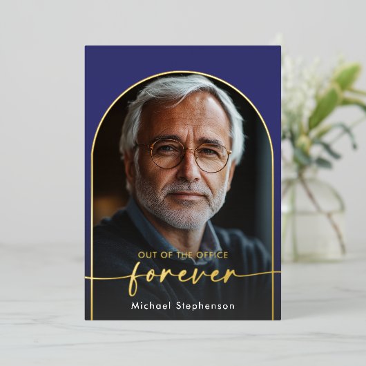 Modern Minimal Blue Pensioen Partij Folie Uitnodiging (Staand Voorkant)