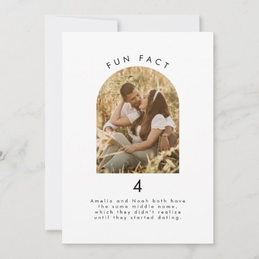 Modern Minimal Fun Fact Trouwfoto Tafelnummer (Voorkant)