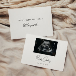 Modern Minimal "Little Secret" Baby Pregnancy Aankondiging