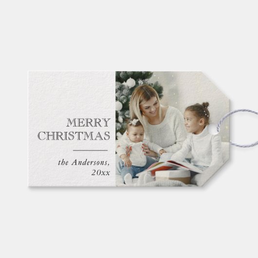 Modern Minimal Merry Christmas Family Photo Cadeaulabel (Voorkant (Horizontaal))