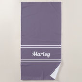 Modern Minimal Monogram Script Sjabloon Paars Strandlaken (Voorkant)