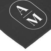 Modern Minimal Pill Monogram - Zwart Wit Korte Tafelloper (Hoek)