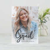 Modern Minimal Script Afstuderen Foto Aankondiging (Staand voorkant)