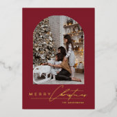 Modern Minimal Script Arch Photo Red Christmas Folie Feestdagenkaart (Voorkant)