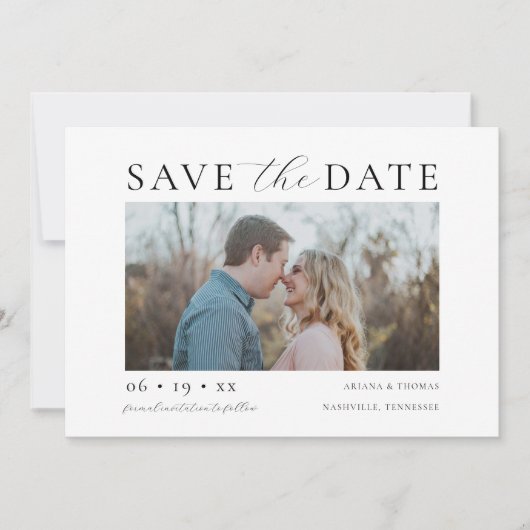 Modern Minimal Script Paar Foto bruiloft Save The Date (Voorkant)
