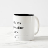Modern Minimal Simple Nurse Healthcare Gift Tweekleurige Koffiemok (Voorkant rechts)