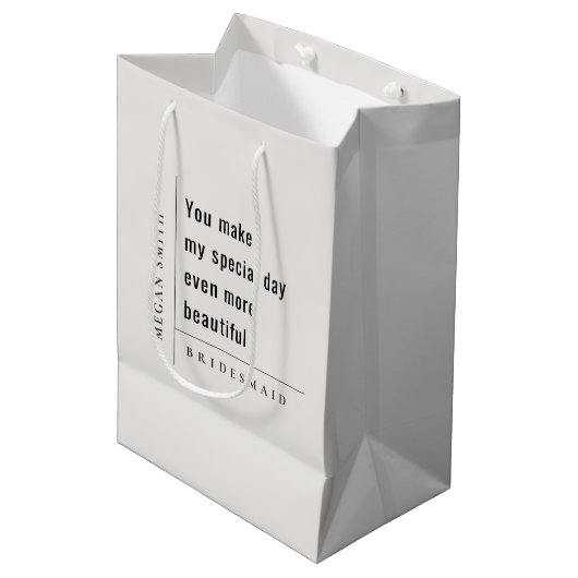 Modern Minimal Simple Special Bridesmaid Gift Medium Cadeauzakje (Voorkant Gekanteld)