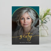 Modern Minimal Teal Arch Sixtieth Birthday Folie Uitnodiging (Staand Voorkant)